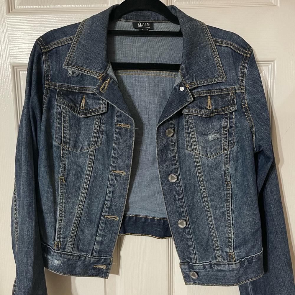 Cute denim jacket with stretch size M Excellent Condition